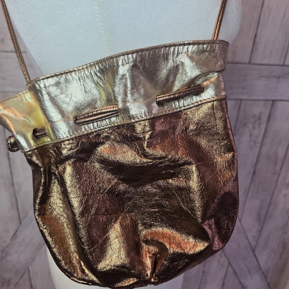 Vintage Leather EON Metallic Drawstring Crossbody Women's Bag - Picture 6 of 9